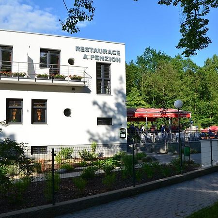 Restaurace a penzion Zděná Bouda Hradec Králové Exteriér fotografie