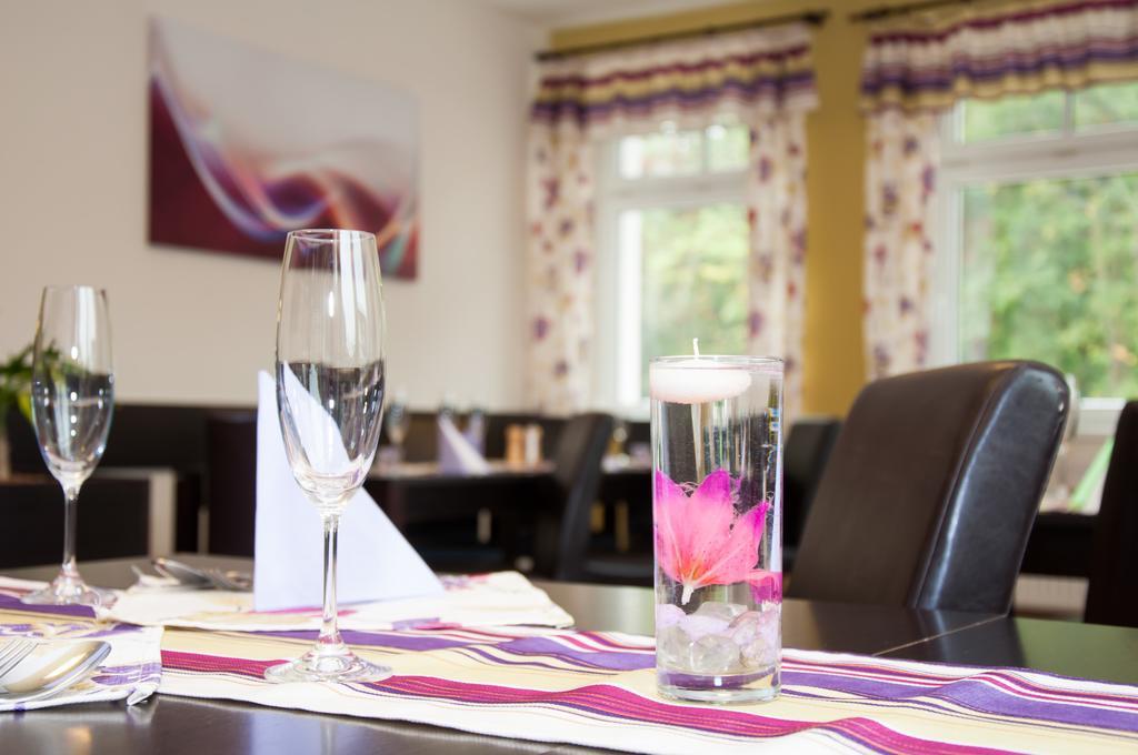 Restaurace a penzion Zděná Bouda Hradec Králové Exteriér fotografie