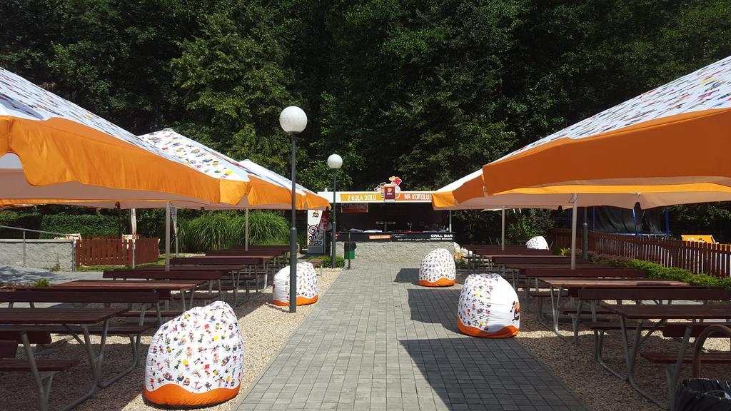 Restaurace a penzion Zděná Bouda Hradec Králové Exteriér fotografie